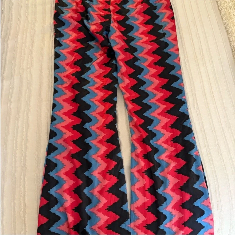 Nasty Gal Zig Zag Print Woven Flare Pants US Size 6 UK 10 Pink Blue Black Retro - Picture 8 of 11